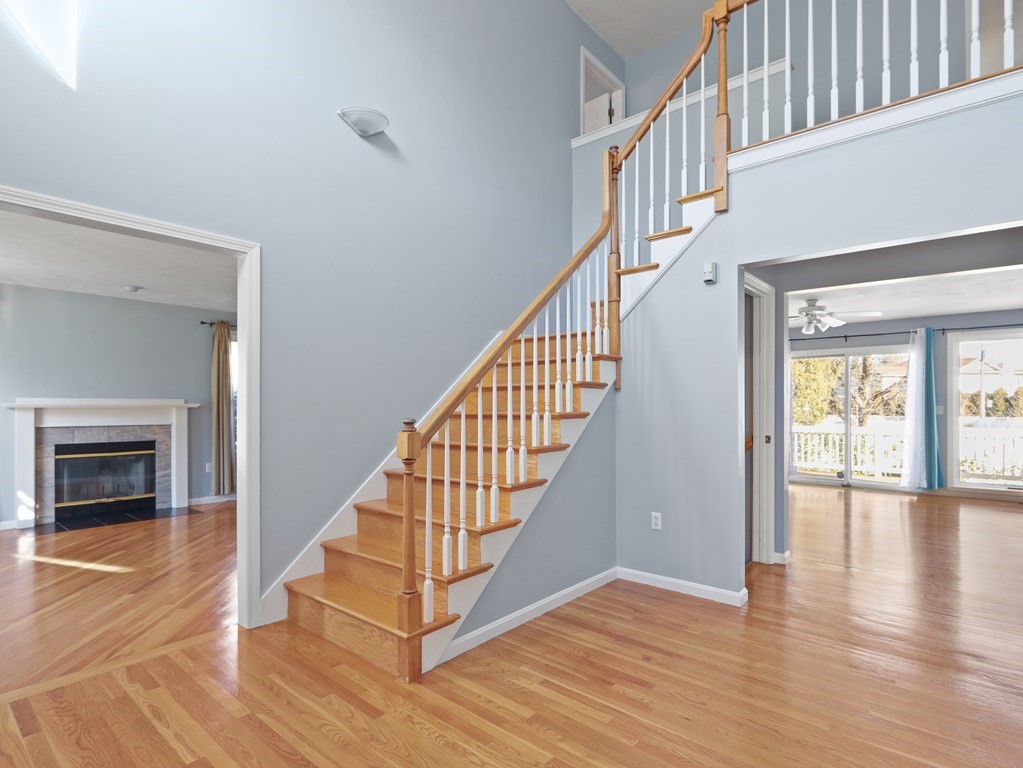 39 Walsh Road Newton, MA 02459 - Photo 3 of 42