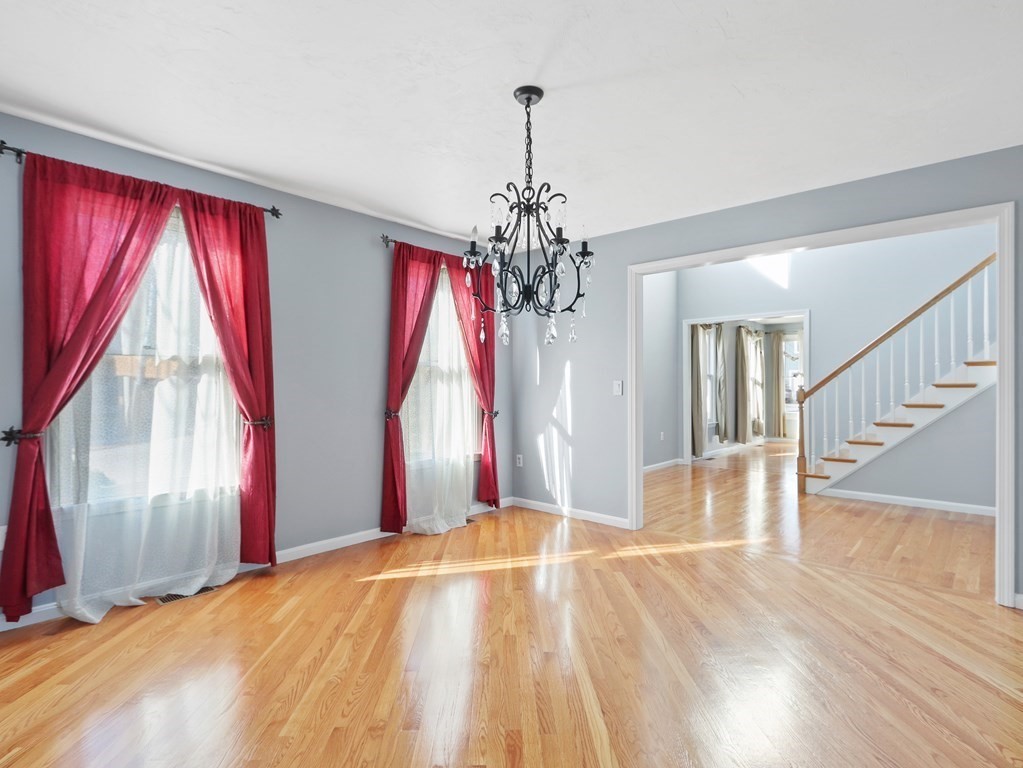 39 Walsh Road Newton, MA 02459 - Photo 6 of 42