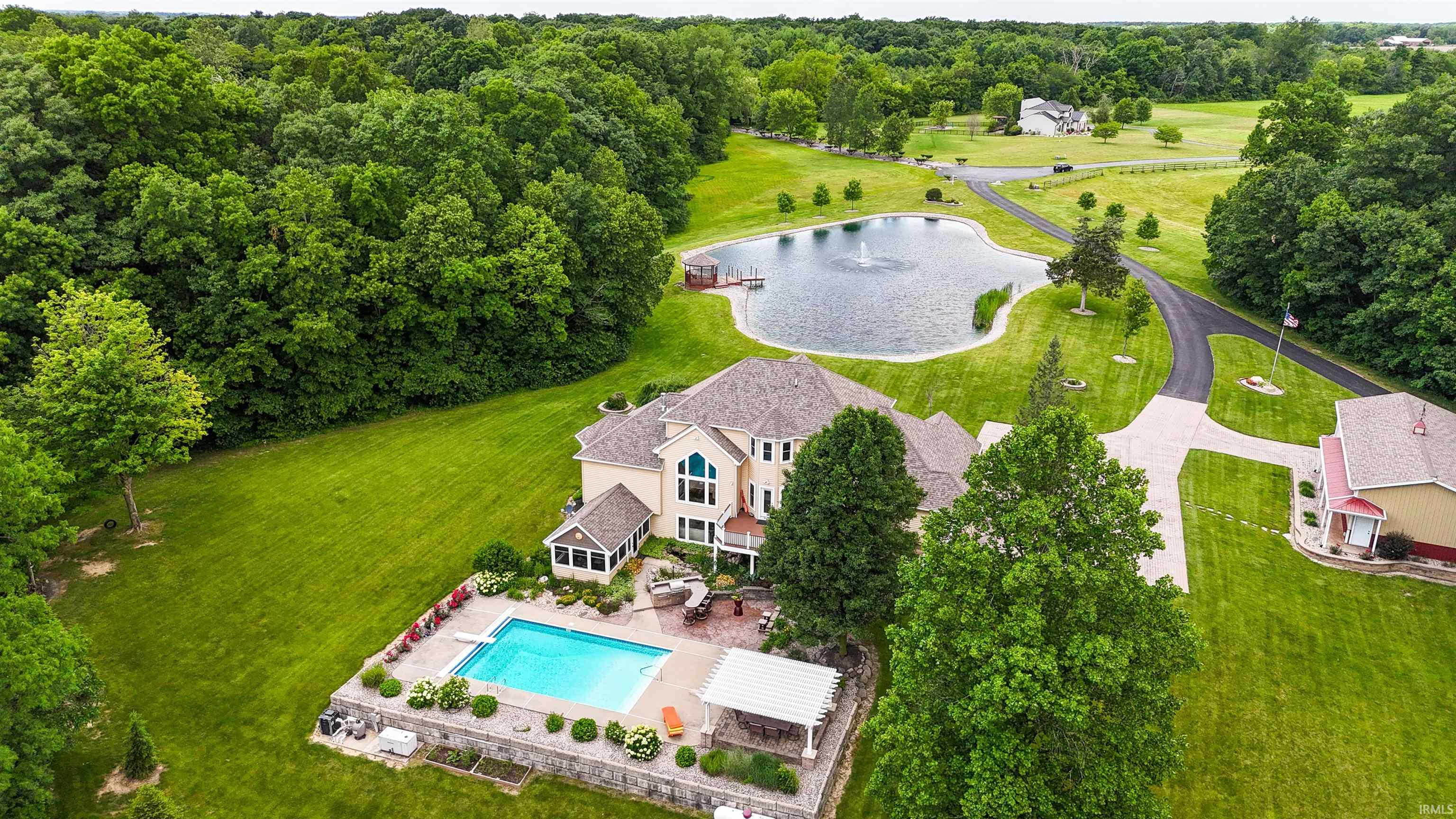 6853 West Maple Grove Road Huntington, IN 46750 - Photo 1 of 33 Gallery Image 1