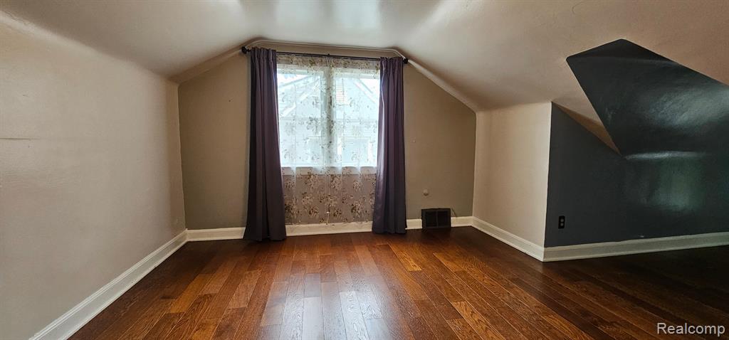 95 Mapleton Road Grosse Pointe, MI 48236 - Photo 25 of 34