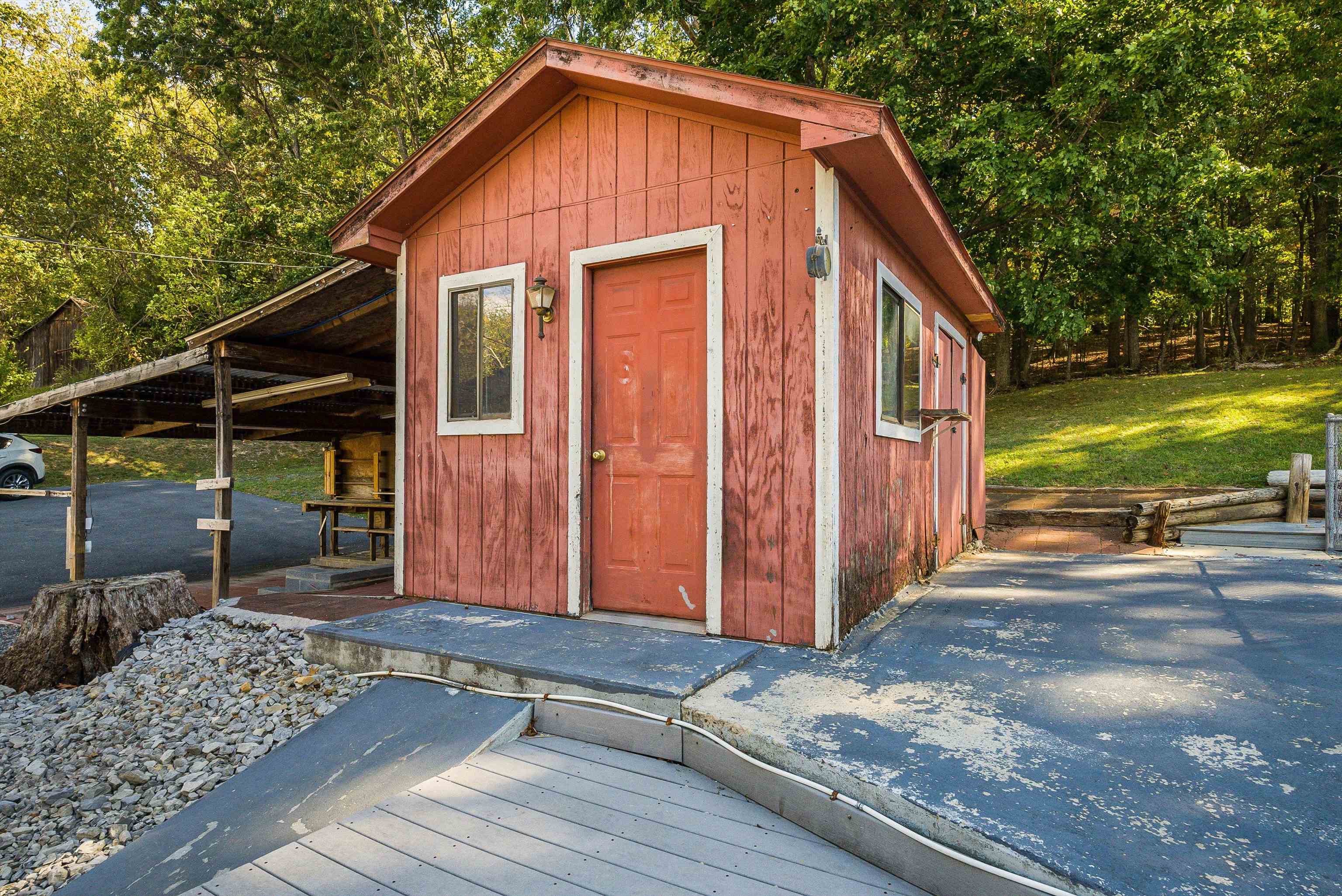 1775 Shutterlee Mill Road Staunton, VA 24401 - Photo 15 of 67 Gallery Image 15