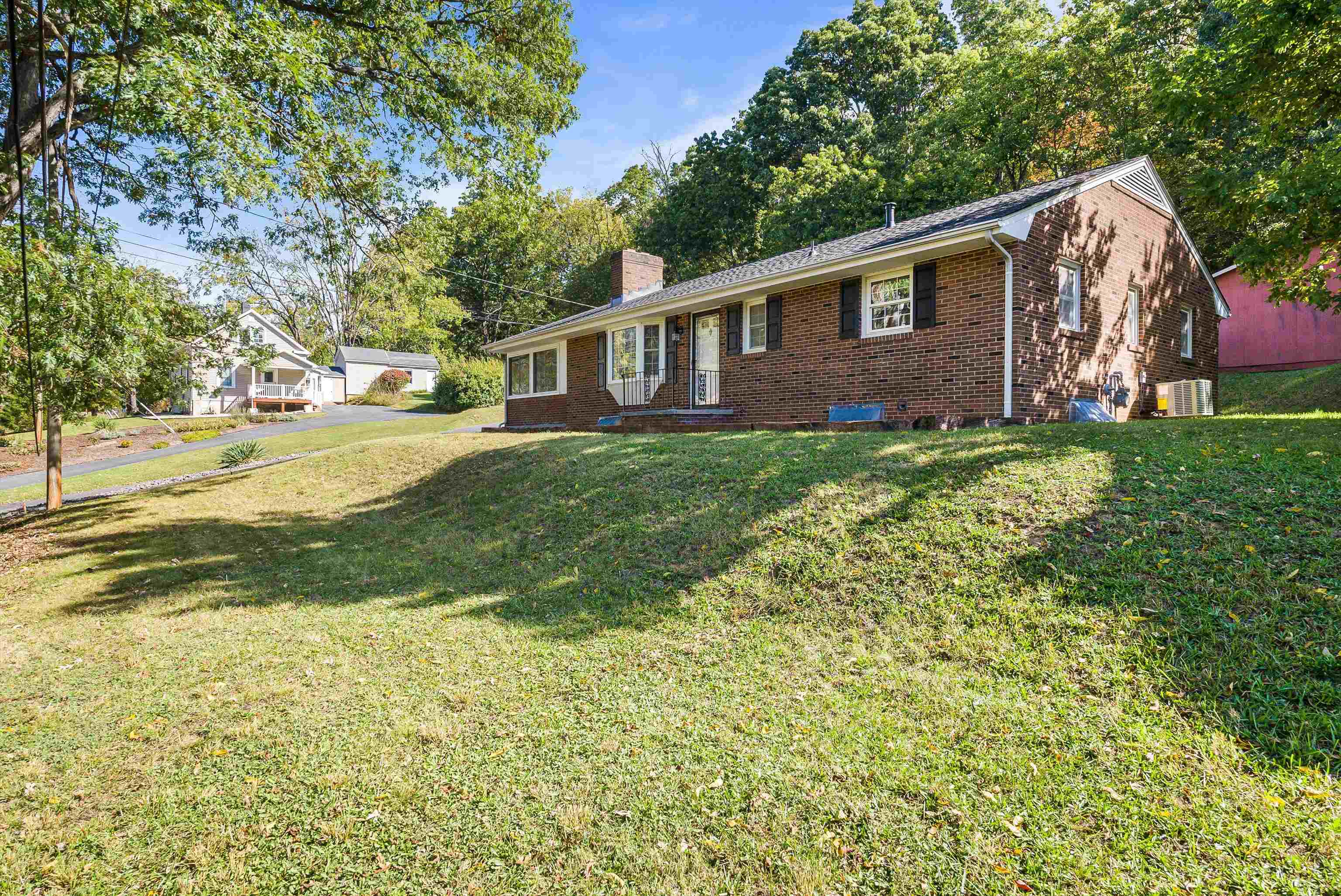 1775 Shutterlee Mill Road Staunton, VA 24401 - Photo 5 of 67 Gallery Image 5