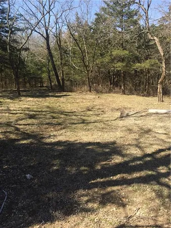 $24,900 | 33-37 West Sugar Lake Cove, Mound City, KS 66056