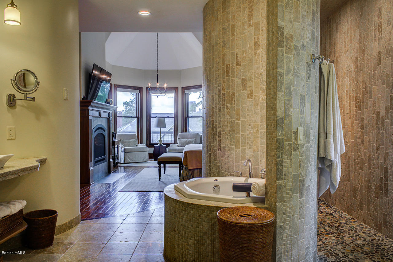 91 Round Hill Road Northampton, MA 01060 - Photo 11 of 21 Master bath