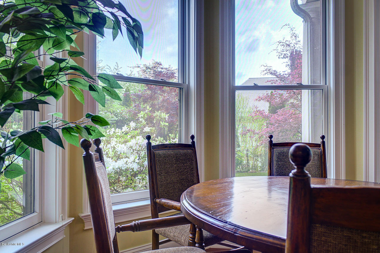 91 Round Hill Road Northampton, MA 01060 - Photo 16 of 21 Breakfast nook