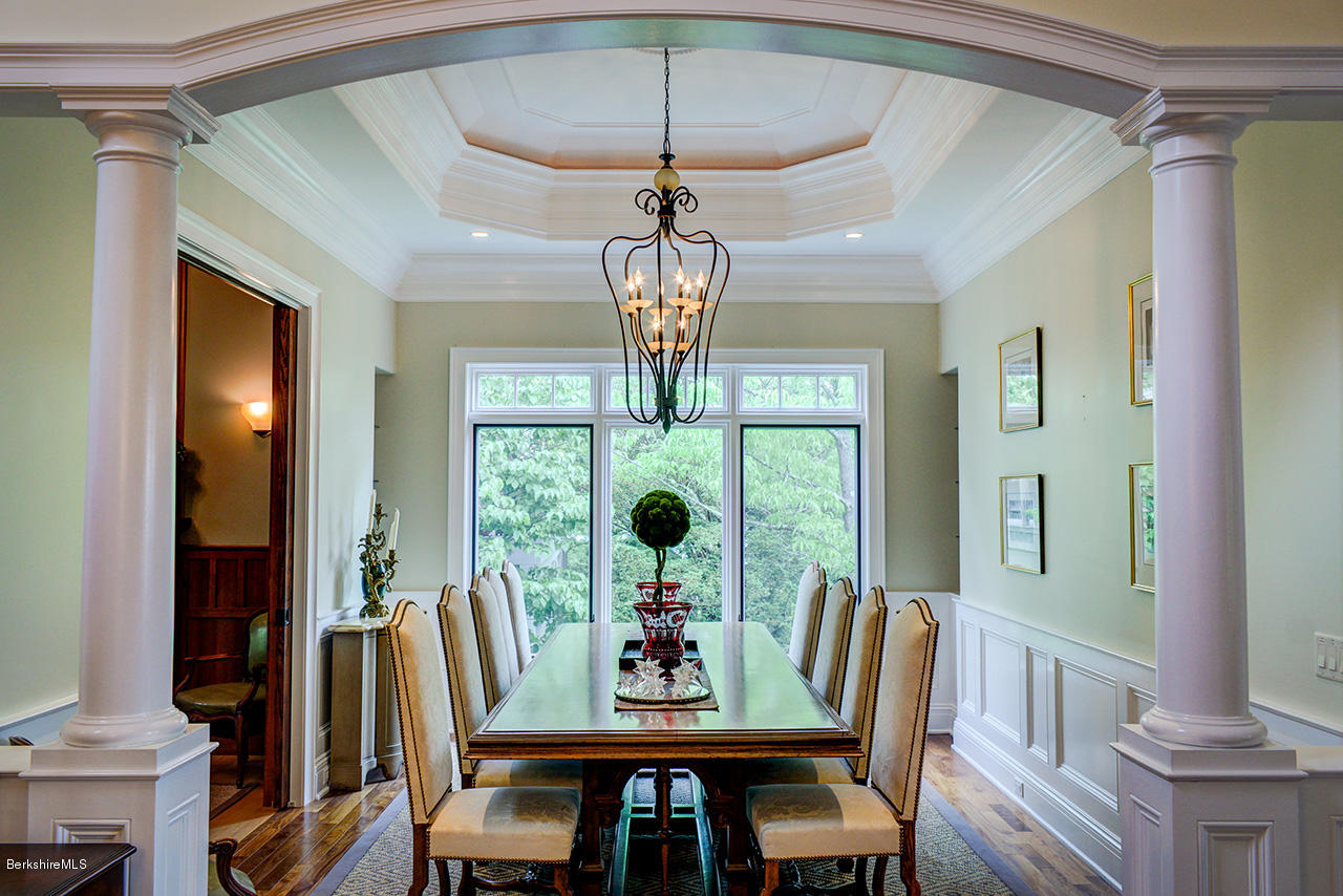 91 Round Hill Road Northampton, MA 01060 - Photo 7 of 21 Dinning Room
