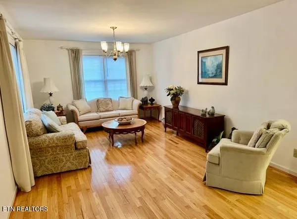 $229,000 | 810 Worchester Avenue, Middlesboro, KY 40965
