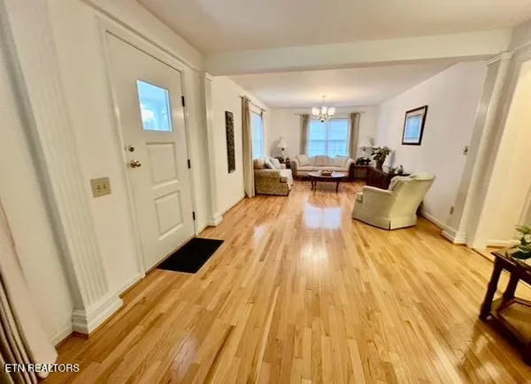 $229,000 | 810 Worchester Avenue, Middlesboro, KY 40965