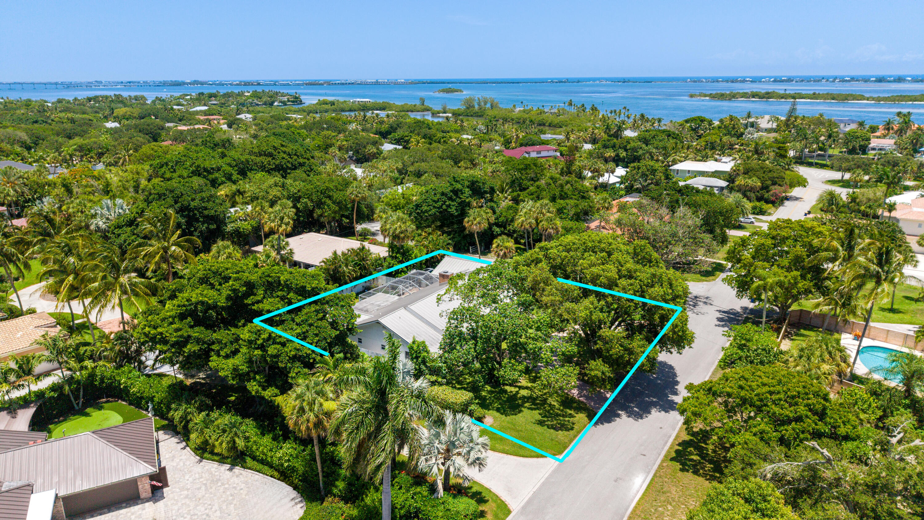 15 West High Point Road Sewall's Point, FL 34996 - Photo 8 of 61 DJI_20260629133953_0815_D Line
