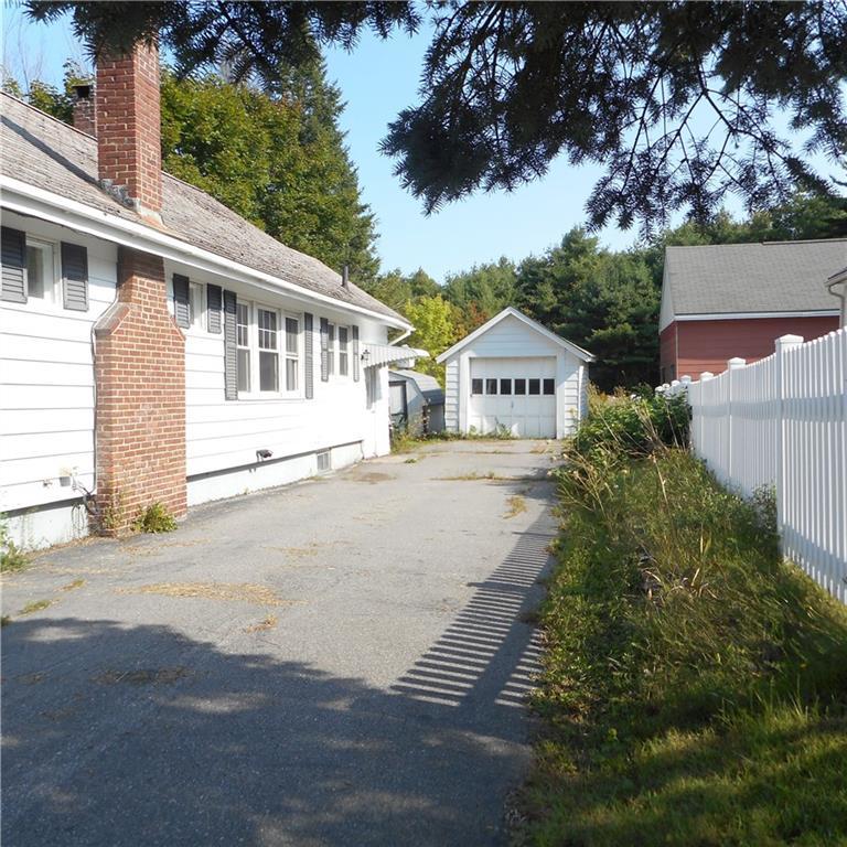 33 Townsend Road Augusta, ME 04330 - Photo 4 of 23 Good size driveway