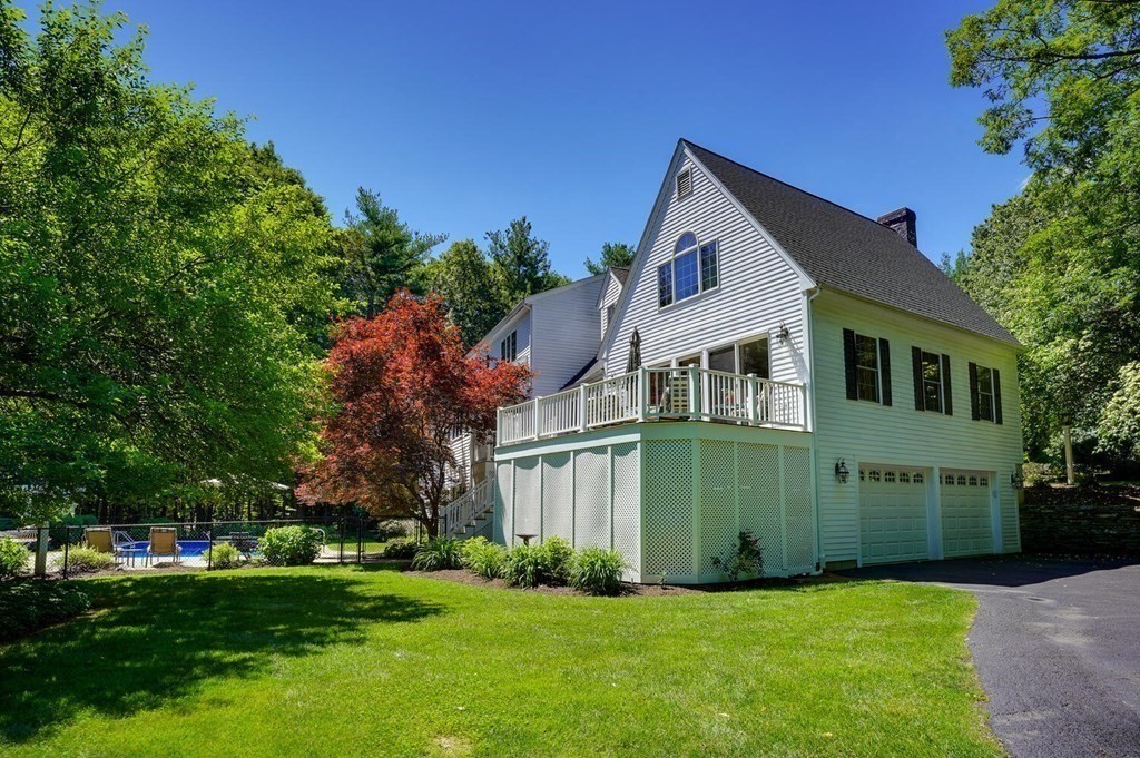 411 Robinson Road Boxborough, MA 01719 - Photo 5 of 41