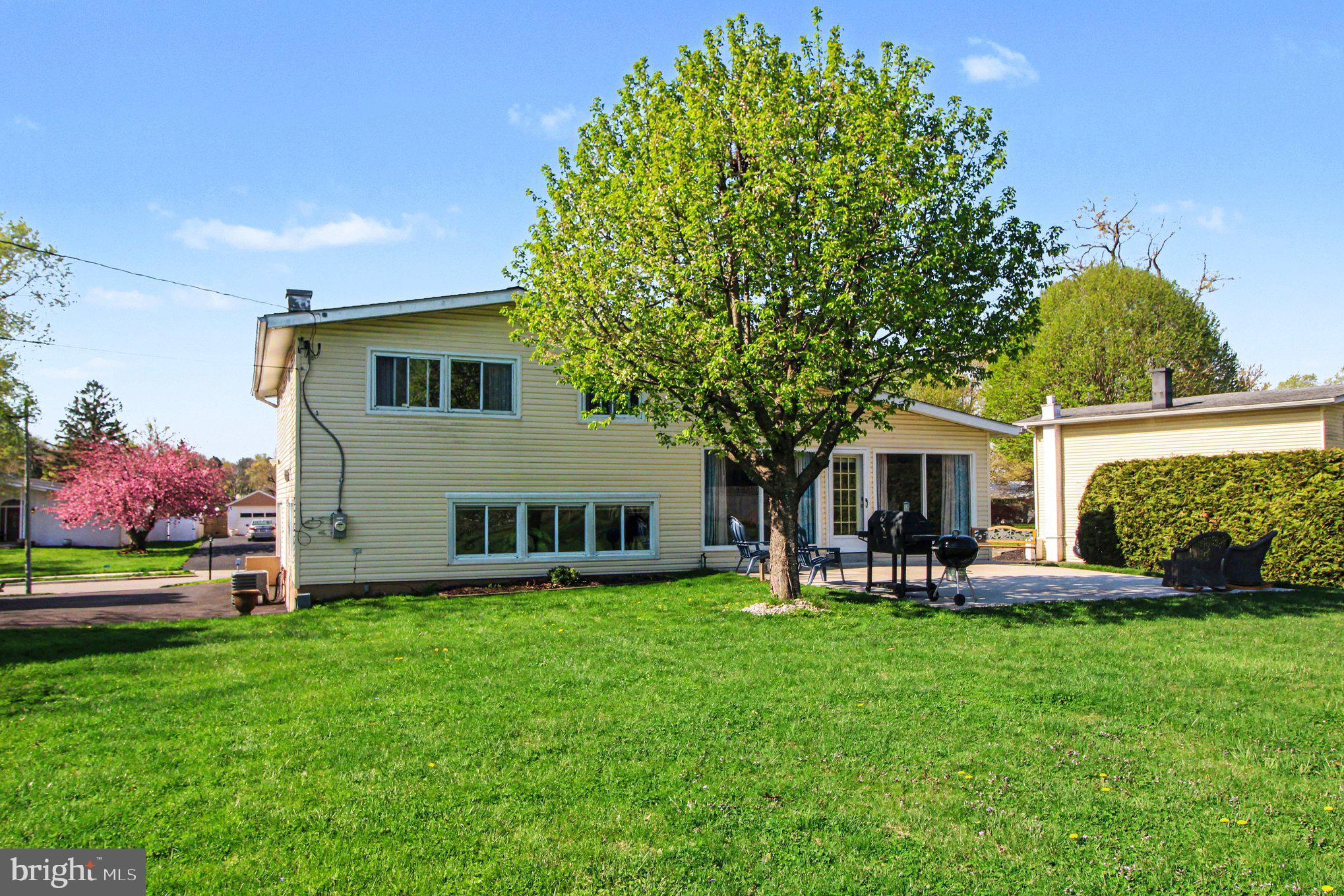 908 Fraser Road Glenside, PA 19038 - Photo 31 of 36 a front view of house with yard and green space