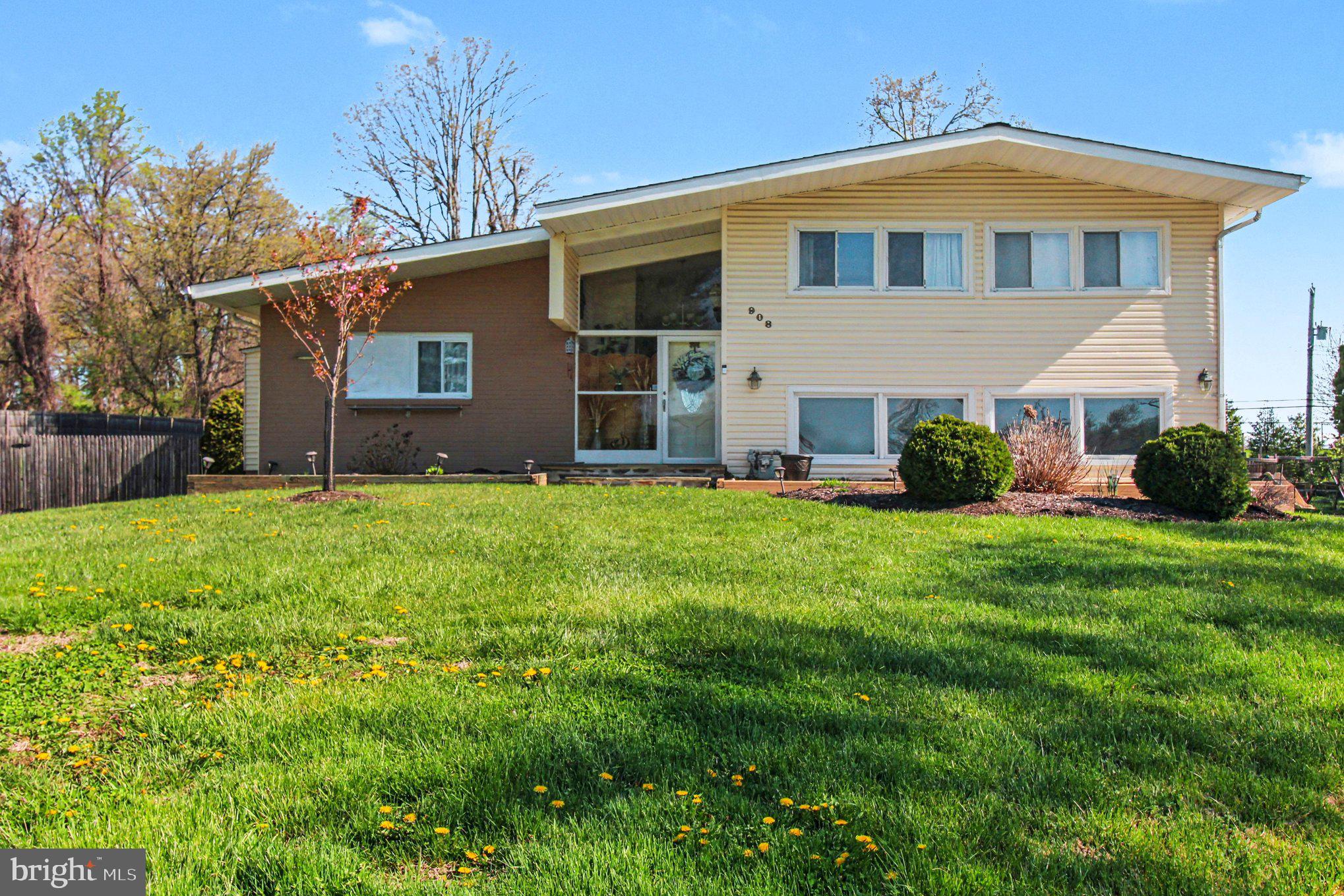 908 Fraser Road Glenside, PA 19038 - Photo 6 of 36 a front view of a house with garden