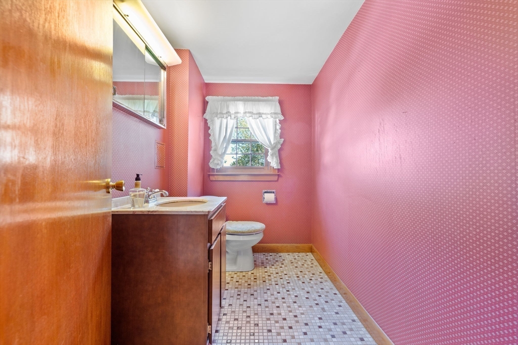 5 Colonial Road Peabody, MA 01960 - Photo 15 of 24