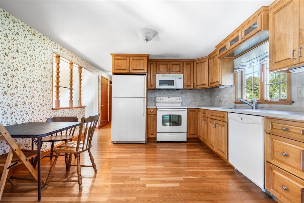 5 Colonial Road Peabody, MA 01960 - Photo 5 of 24