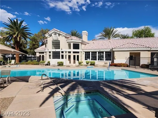 $1,530 | 3925 Lazy Pine Street, Unit 201, Las Vegas, NV 89108