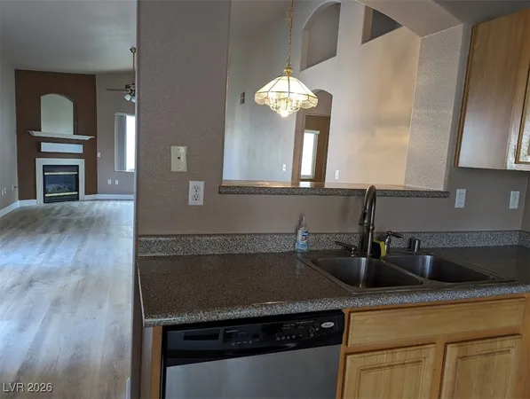 $1,530 | 3925 Lazy Pine Street, Unit 201, Las Vegas, NV 89108