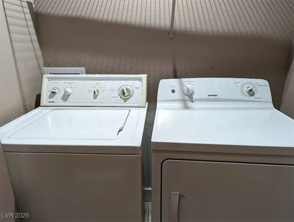 $1,530 | 3925 Lazy Pine Street, Unit 201, Las Vegas, NV 89108