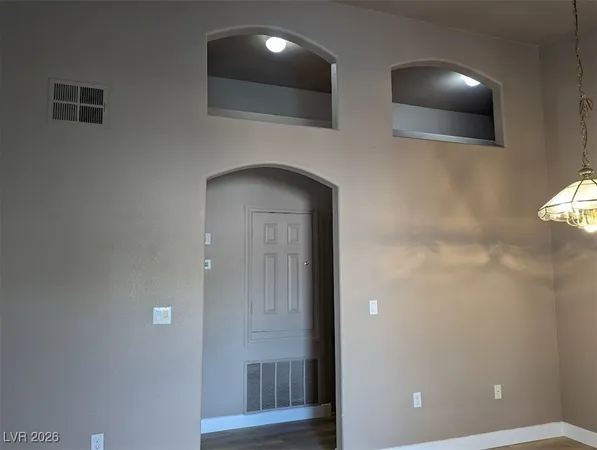 $1,530 | 3925 Lazy Pine Street, Unit 201, Las Vegas, NV 89108