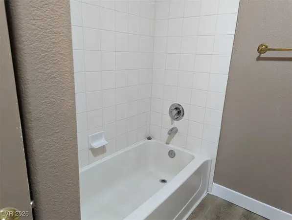 $1,530 | 3925 Lazy Pine Street, Unit 201, Las Vegas, NV 89108