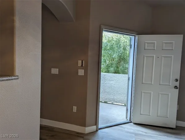 $1,530 | 3925 Lazy Pine Street, Unit 201, Las Vegas, NV 89108