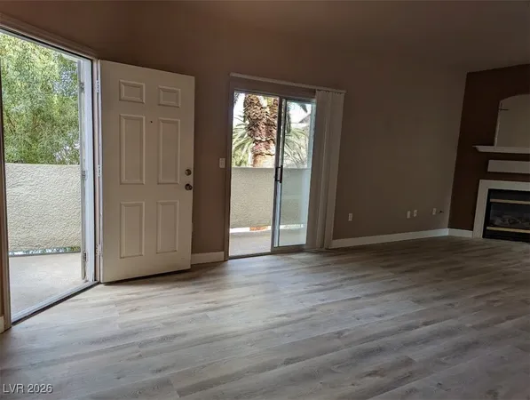 $1,530 | 3925 Lazy Pine Street, Unit 201, Las Vegas, NV 89108