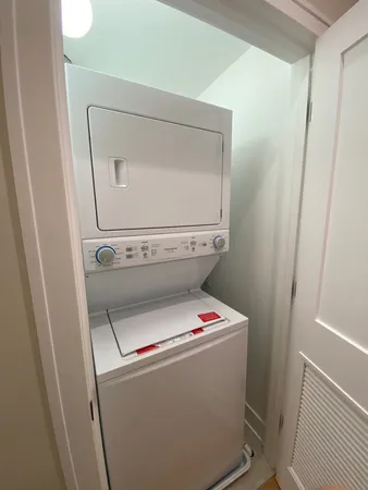 $3,695 | 1055 West Pratt Boulevard, Unit 2A, Chicago, IL 60626