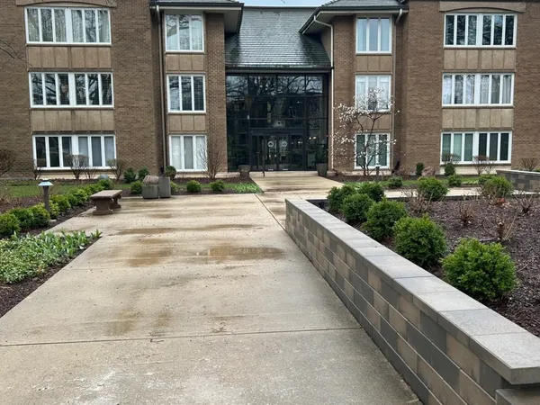 $689,900 | 2 Oak Brook Club Drive, Unit B111, Oak Brook, IL 60523