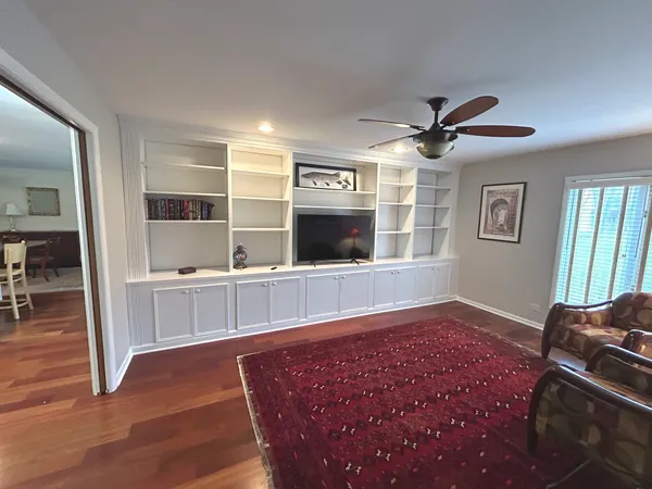 $689,900 | 2 Oak Brook Club Drive, Unit B111, Oak Brook, IL 60523