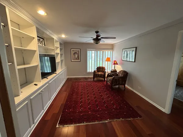 $689,900 | 2 Oak Brook Club Drive, Unit B111, Oak Brook, IL 60523