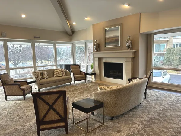 $689,900 | 2 Oak Brook Club Drive, Unit B111, Oak Brook, IL 60523