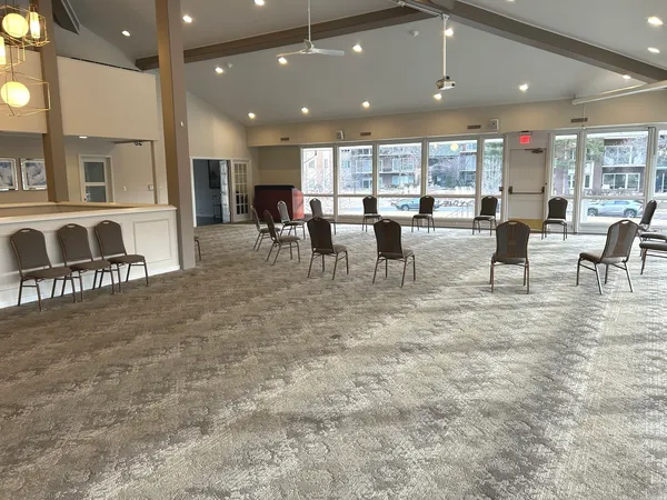 $689,900 | 2 Oak Brook Club Drive, Unit B111, Oak Brook, IL 60523
