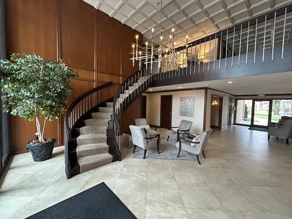$689,900 | 2 Oak Brook Club Drive, Unit B111, Oak Brook, IL 60523