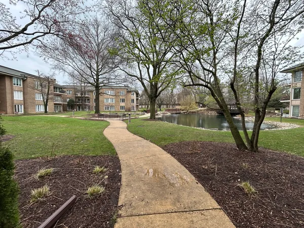 $689,900 | 2 Oak Brook Club Drive, Unit B111, Oak Brook, IL 60523