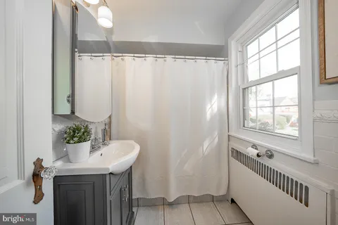 $525,000 | 321 Earlington Road, Havertown, PA 19083