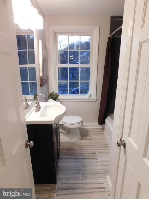359 Whitfield Road Baltimore, MD 21228 - Photo 14 of 21 Bath