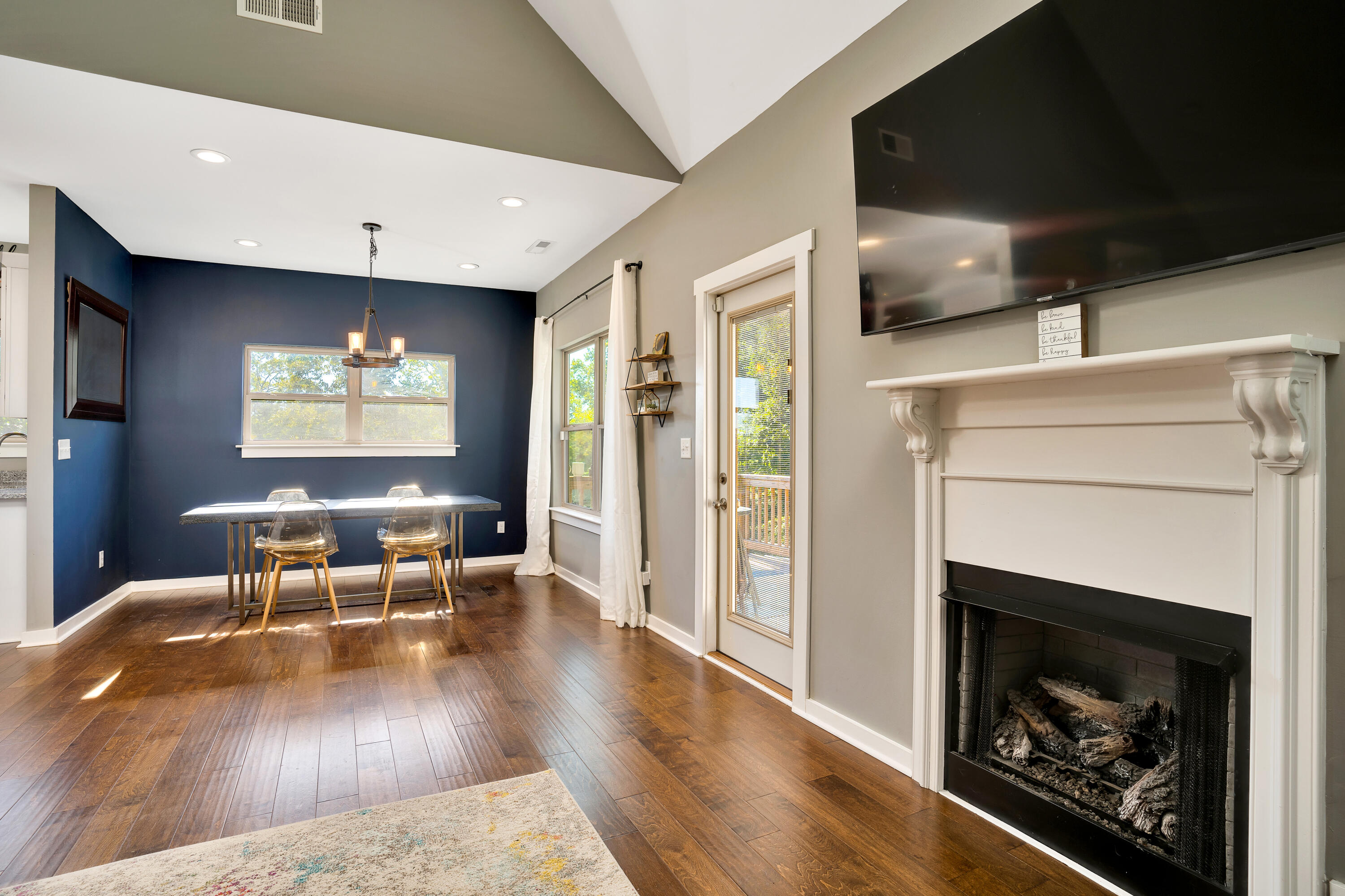 4010 Rogers Road Chattanooga, TN 37411 - Photo 13 of 33 LIving Room/Dining Room