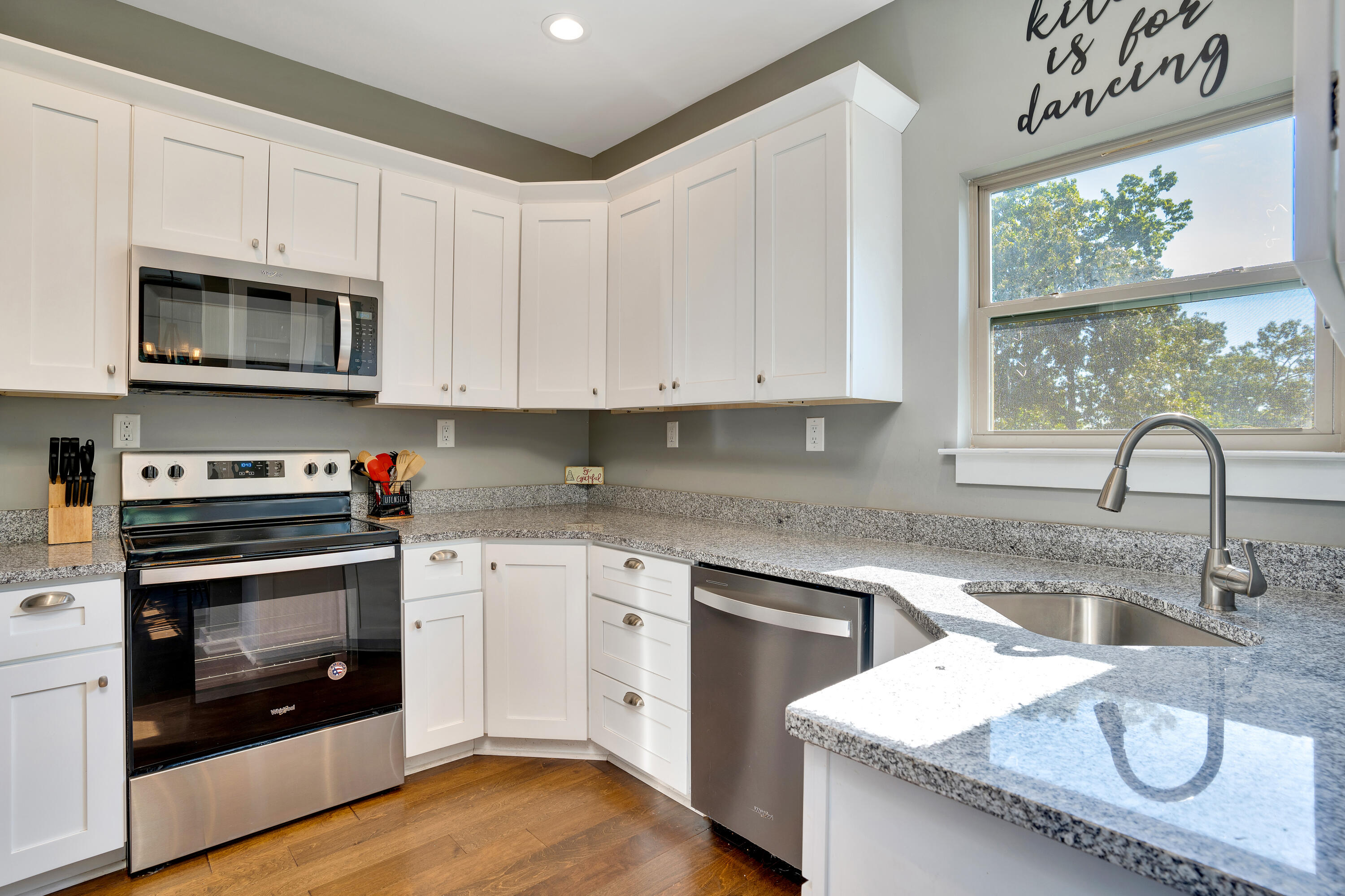 4010 Rogers Road Chattanooga, TN 37411 - Photo 8 of 33 Kitchen