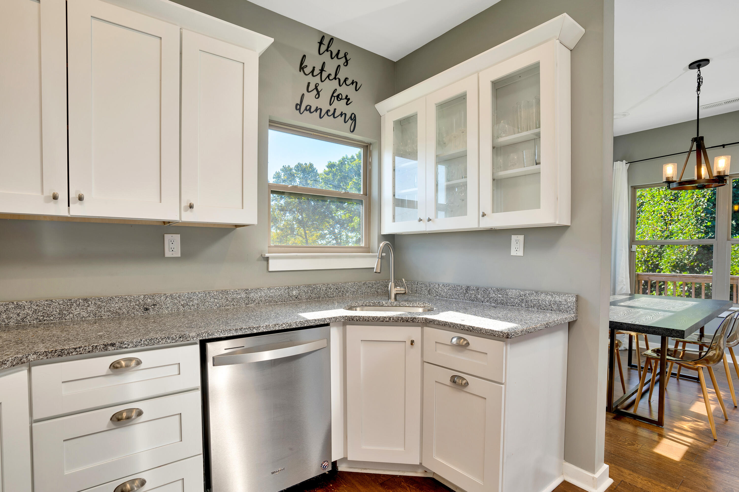 4010 Rogers Road Chattanooga, TN 37411 - Photo 10 of 33 Kitchen