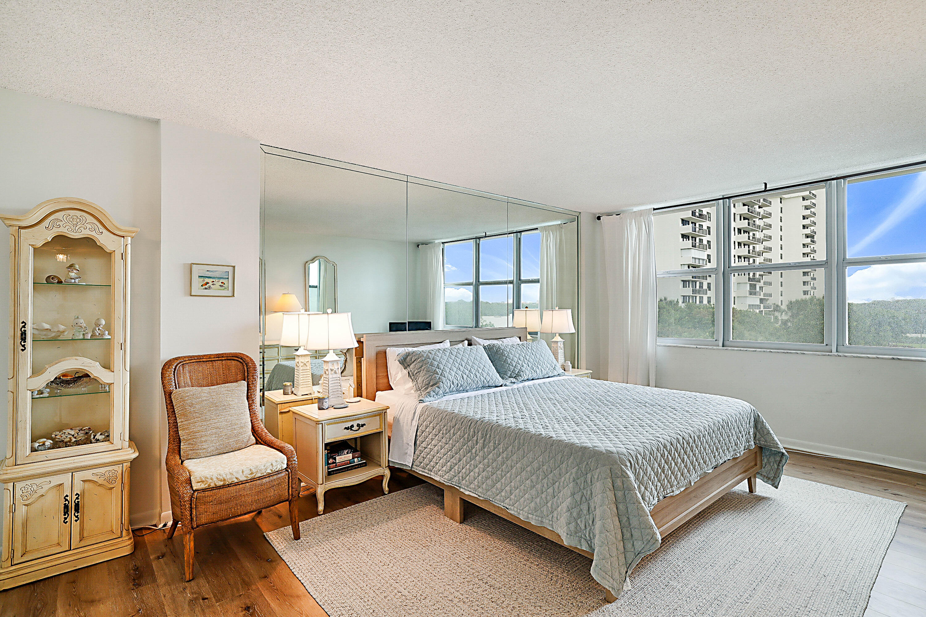 2121 North Ocean Boulevard, Unit 407W Boca Raton, FL 33431 - Photo 25 of 60 Principal bedroom