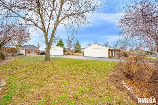 $120,000 | 1203 Dell Avenue, Pekin, IL 61554