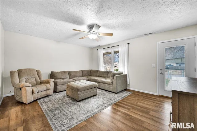 $120,000 | 1203 Dell Avenue, Pekin, IL 61554