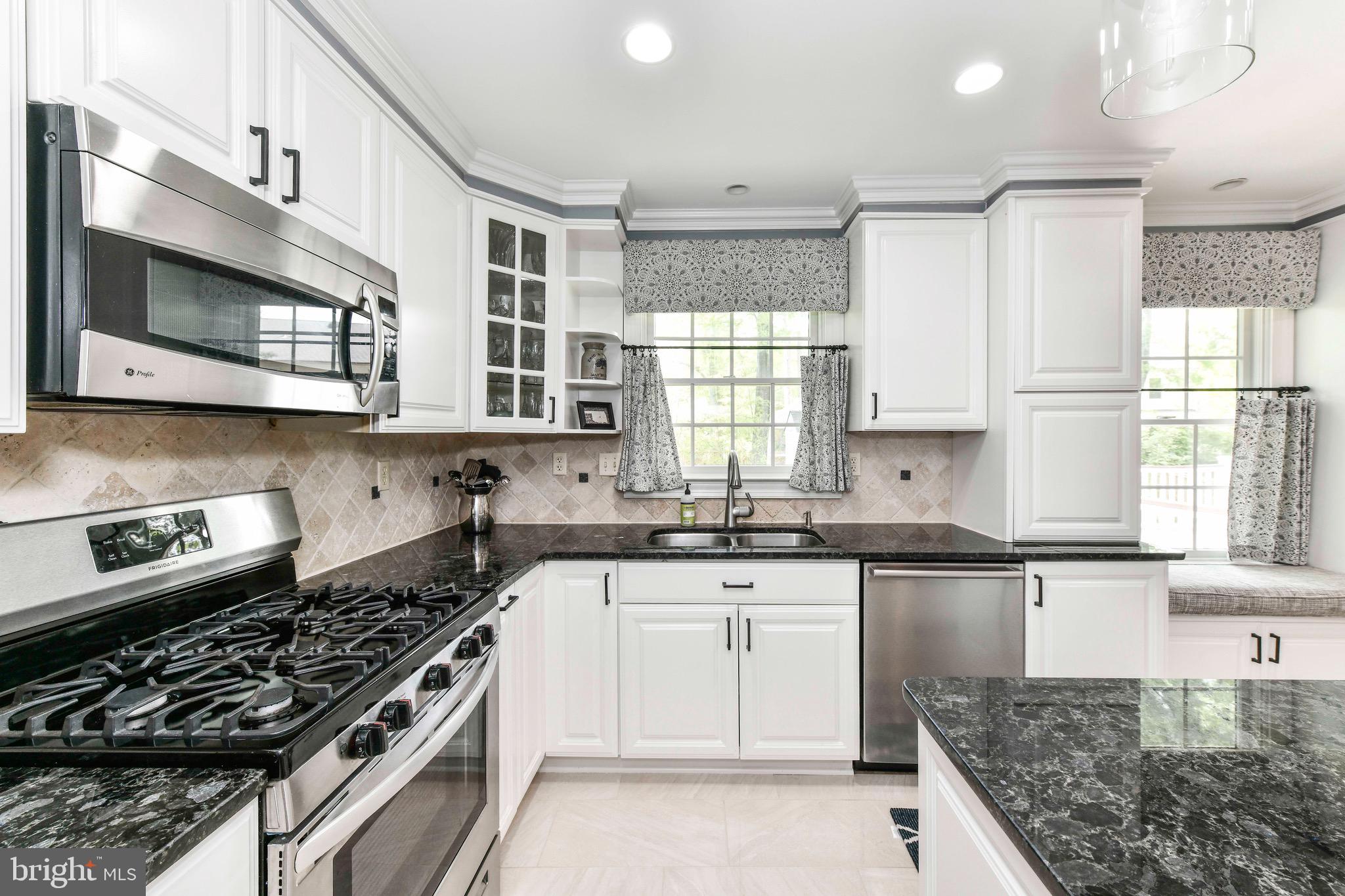 8228 Stacey Road Alexandria, VA 22308 - Photo 8 of 26 Gas Cooking