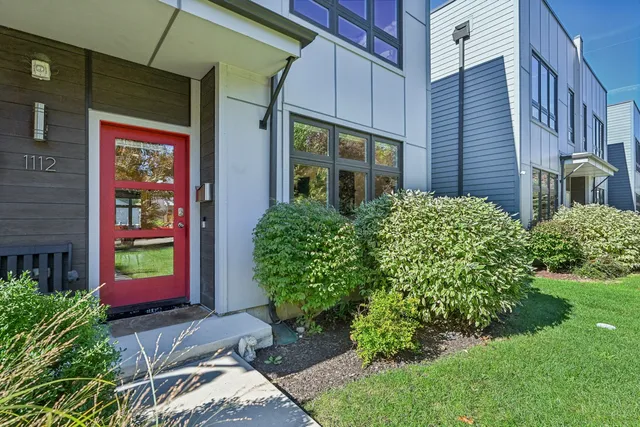 $735,000 | 1112 Pitner Avenue, Evanston, IL 60202