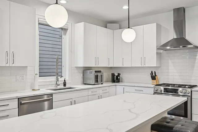 $735,000 | 1112 Pitner Avenue, Evanston, IL 60202