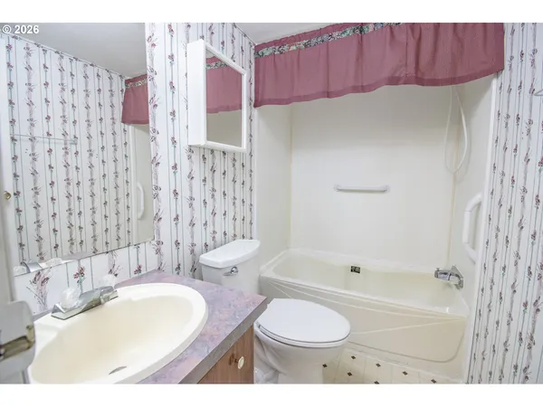 $69,000 | 4750 Franklin Boulevard, Unit F1, Eugene, OR 97403