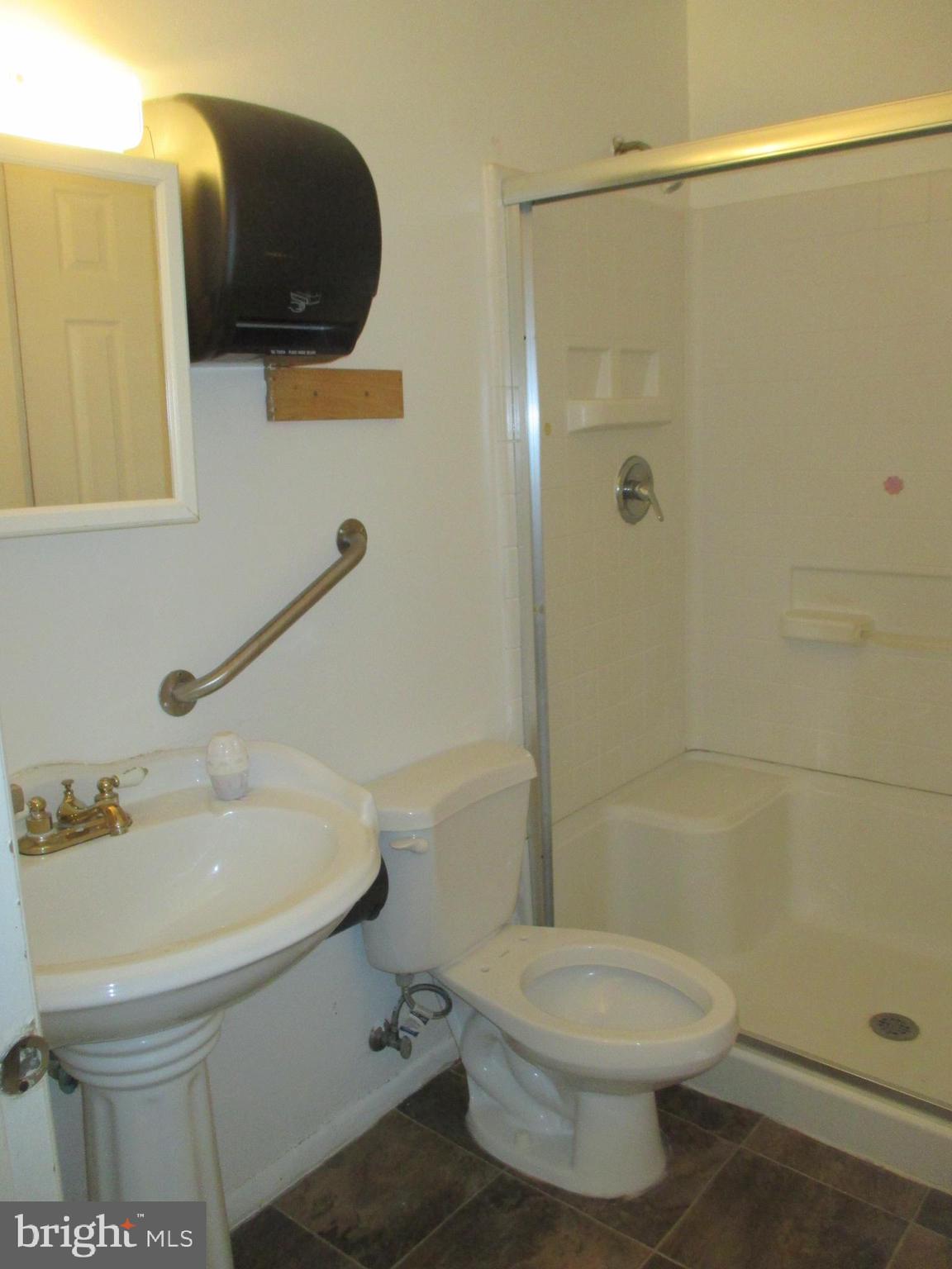 354 Laburnum Road Edgewood, MD 21040 - Photo 13 of 21 Hall Bath