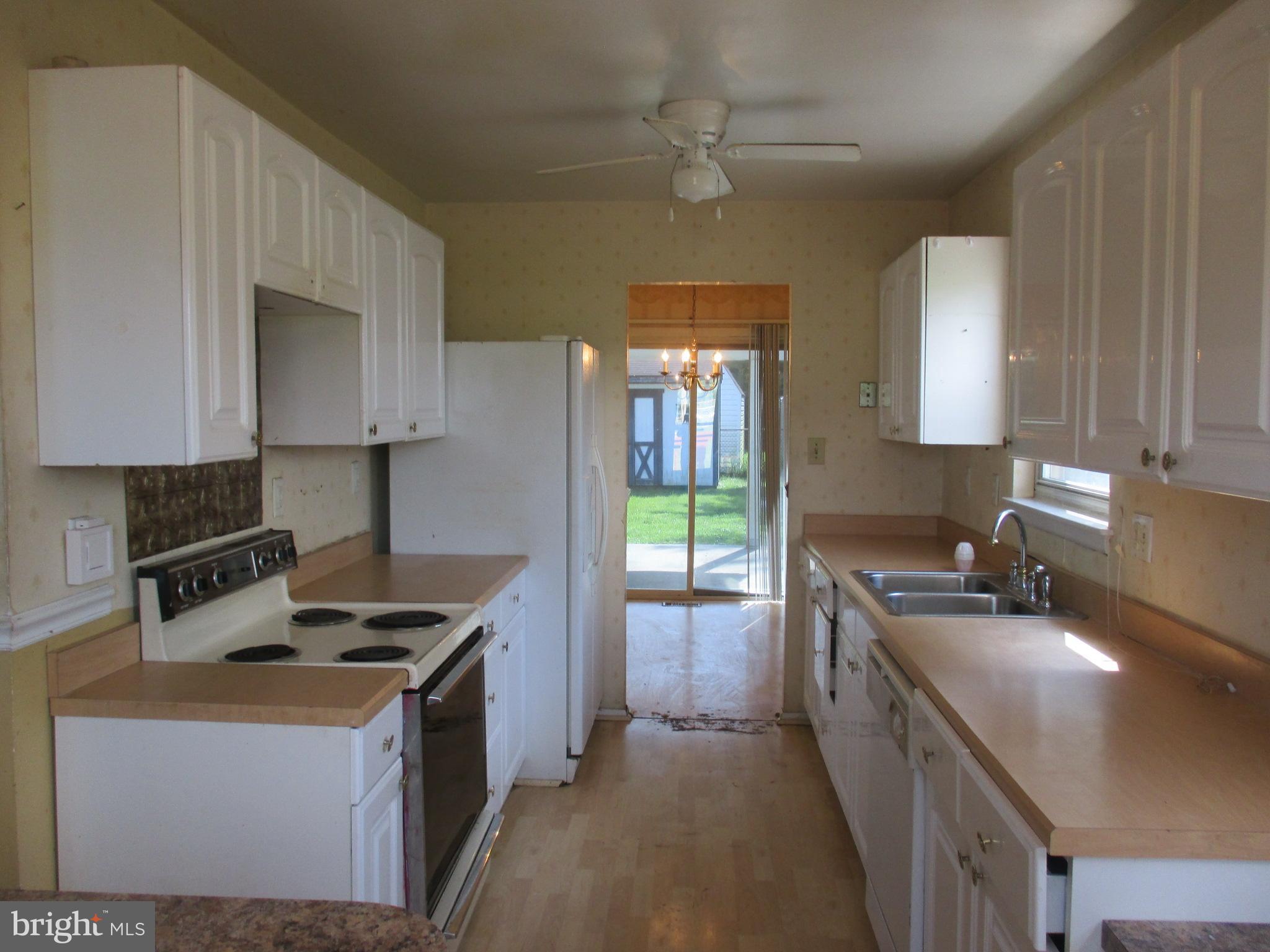 354 Laburnum Road Edgewood, MD 21040 - Photo 7 of 21 Kitchen