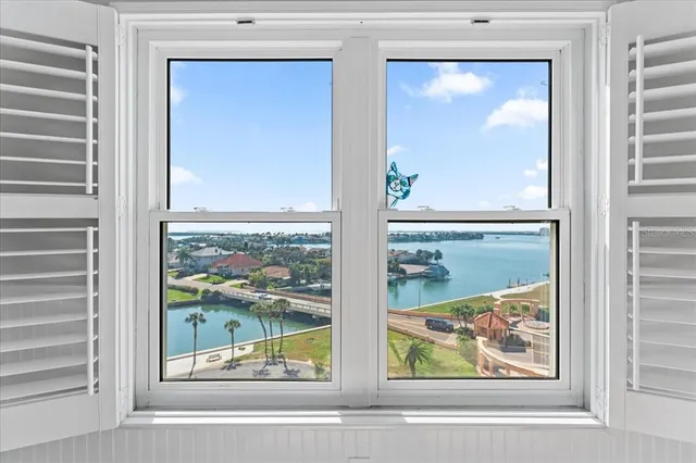 $349,990 | 4900 Brittany Drive South, Unit 812, St. Petersburg, FL 33715