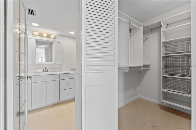 $349,990 | 4900 Brittany Drive South, Unit 812, St. Petersburg, FL 33715